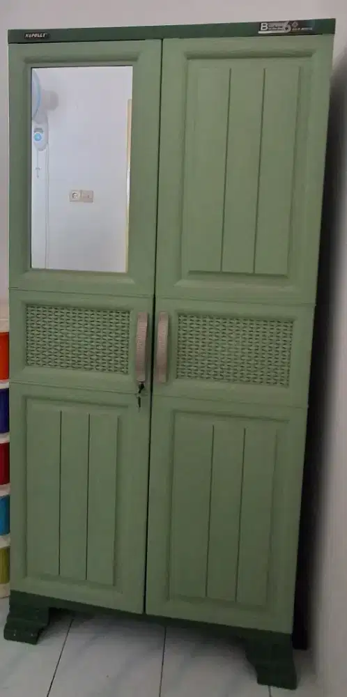 LEMARI NAPOLLY JUMBO BEKAS