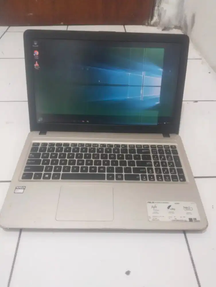 Laptop asus x540y