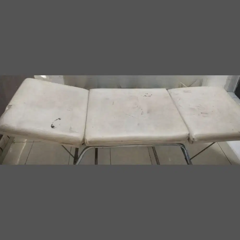 Ranjang untuk facial