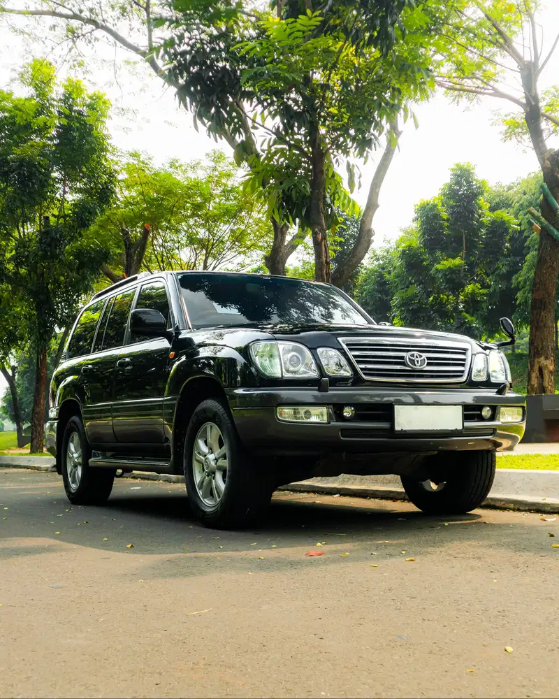 Toyota Land Cruiser Cygnus V8 Night Vision 2005