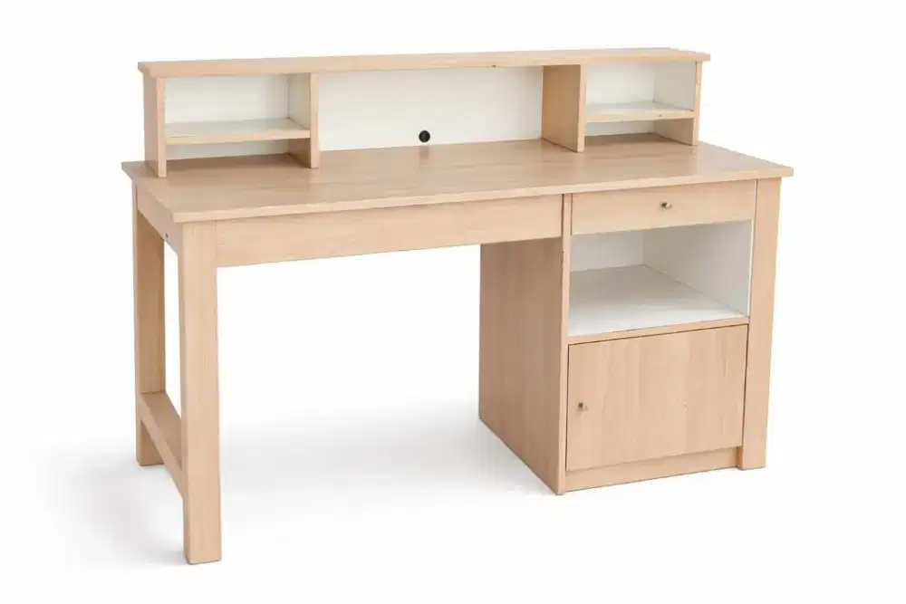 Dijual 2 unit meja belajar / meja komputer minimalis  masih bagus