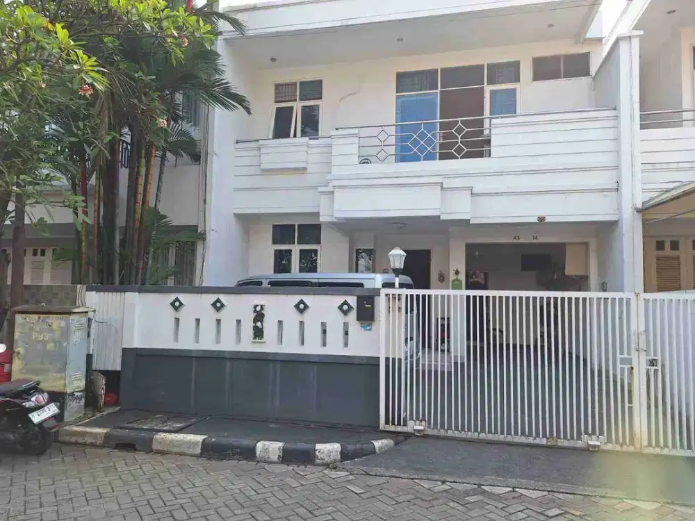 Rumah 2 Lantai Dalam Komplek Bumi Permata Indah Tangerang
