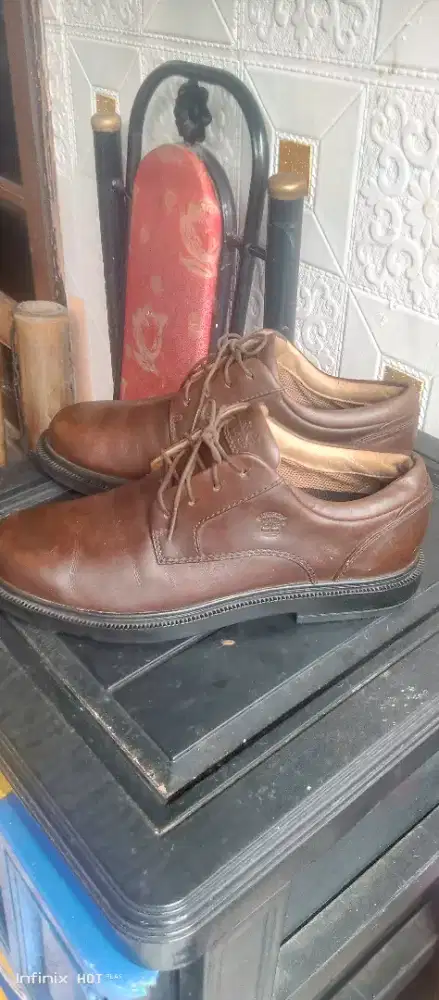 Sepatu kulit timberland size 40