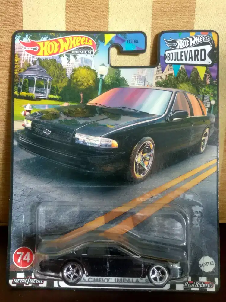 Hot Wheels Premium Boulevard '96 Chevy Impala SS 