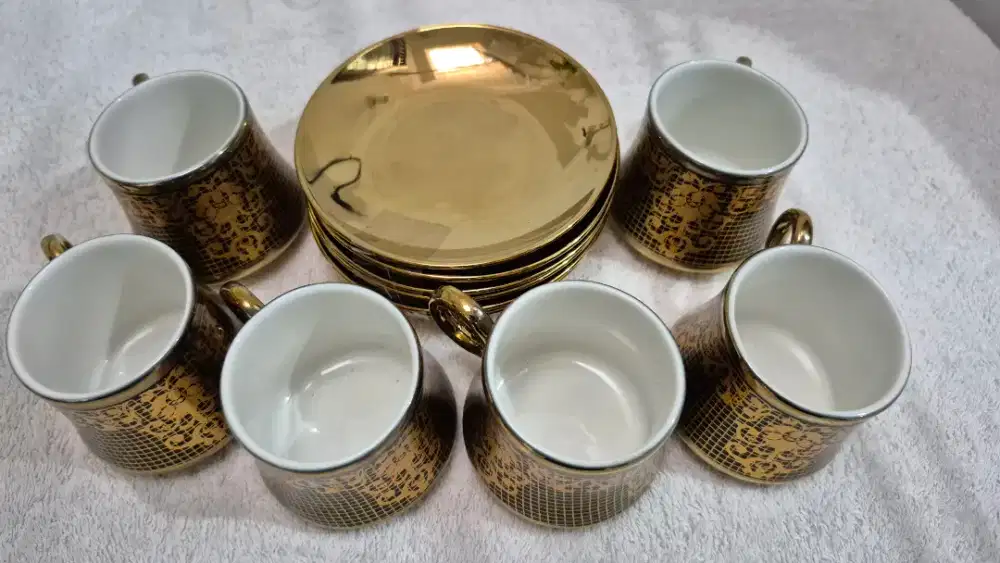 Tea set warna gold