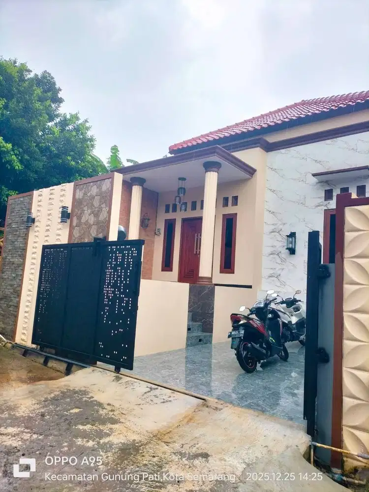 Rumah Mewah kuat kokoh di gunung pati