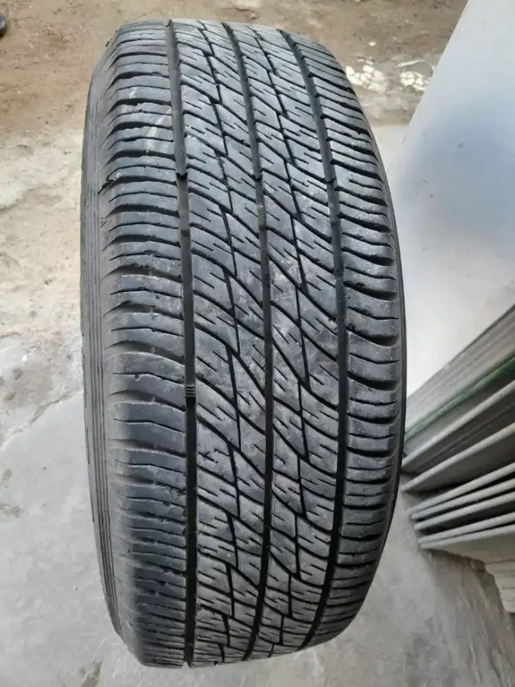 Dijual ban bekas kondisi bagus