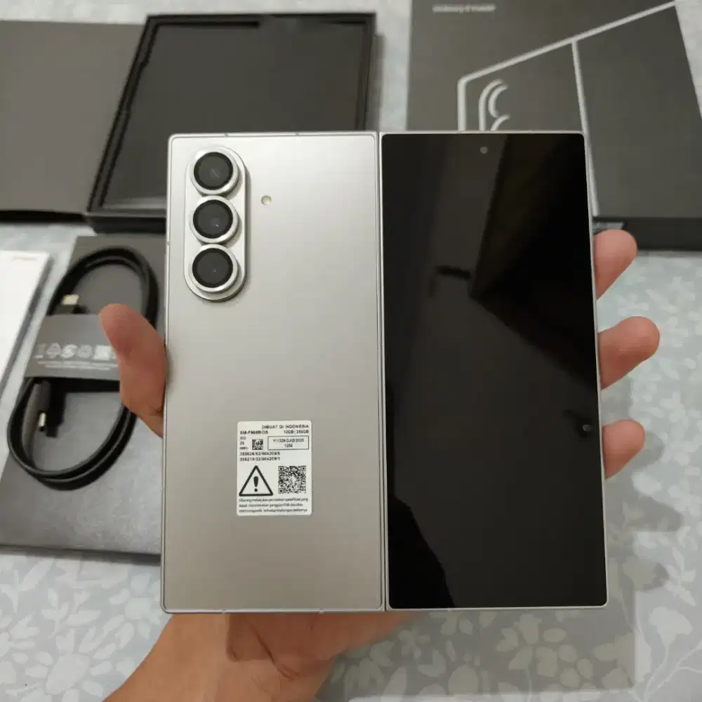Samsung Galaxy Z FOLD 7 12/256GB Resmi Sein Mulus Garansi Panjang