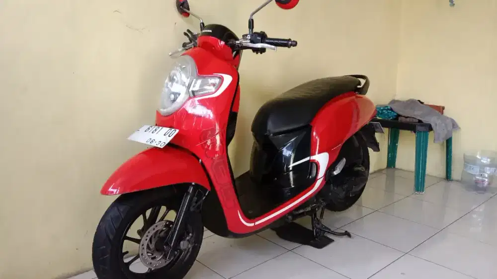 Honda 2017 sangat bagus pajak hidup dan surat lengkap. Siap pakai