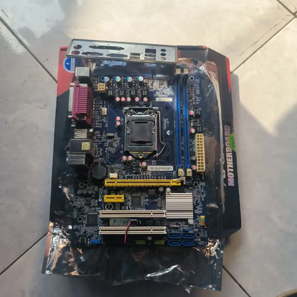 JUAL CEPAT MOTHERBOARD FOXCONN H61 NORMAL