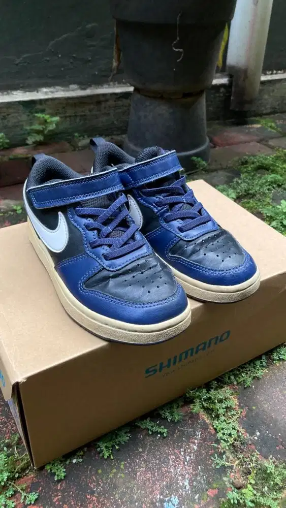 Sepatu anak Nike Court
