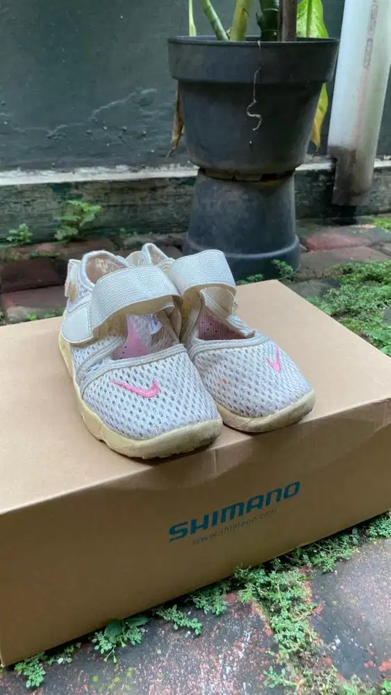 Jual sepatu anak Nike Air Rift 2