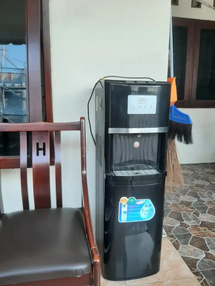 Dispenser GEA (Galon Bawah)