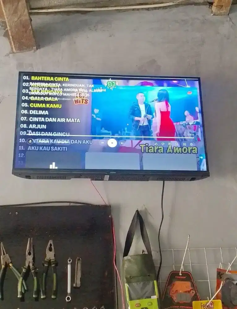 Breket gantungan tv/bracket tv/briket tv/braket tv