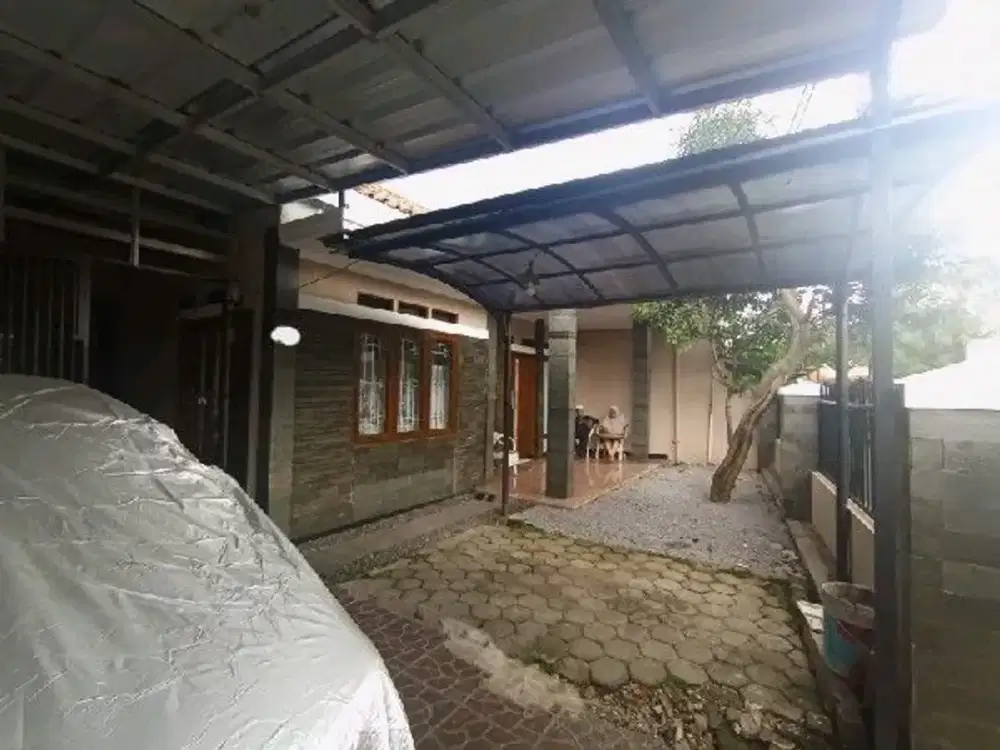 Rumah pinggir jalan cocok untuk  Kostan di Ciganitri Bojongsoang Ref.05336