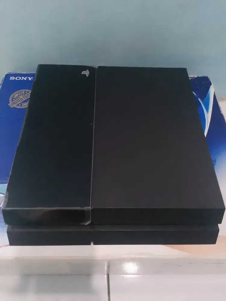 Dijual PS4 Fat Kondisi Mulus