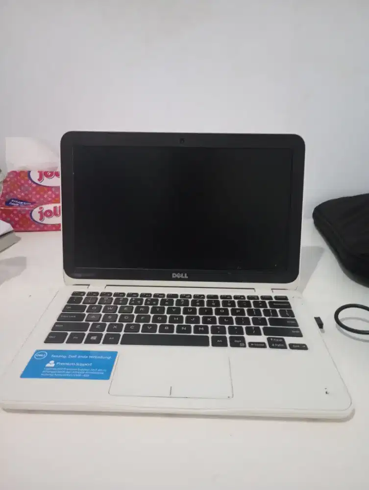 Laptop DELL Inspiron 3148