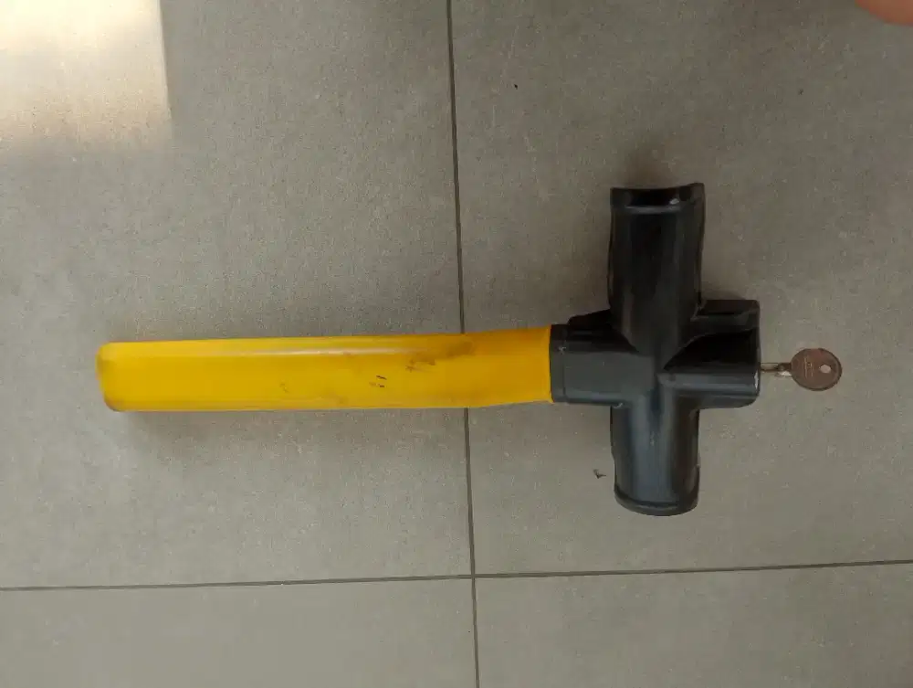 kunci stang stir mobil