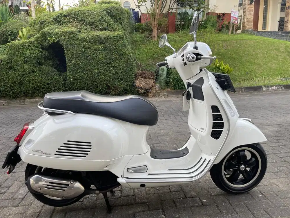 Dijual Vespa GTS IGET 150 ABS Tahun 2021