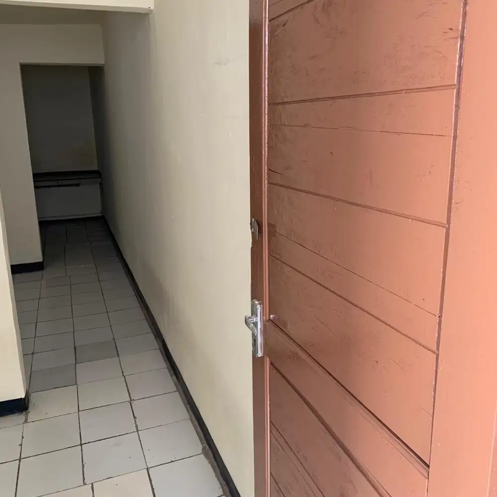 Kontrakan Petakan 3 petak. Jalan besar mobil. Bisa keluarga