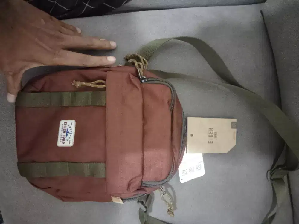 Tas slempang Eiger ori
