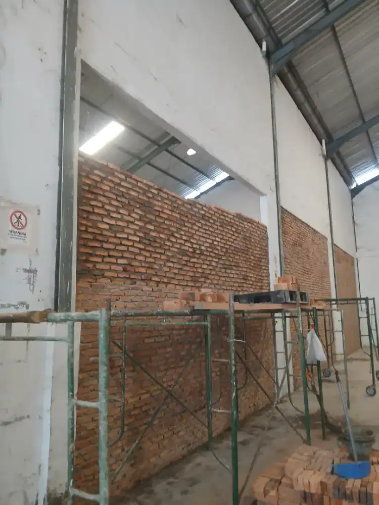 Tukang cat dan bangunan