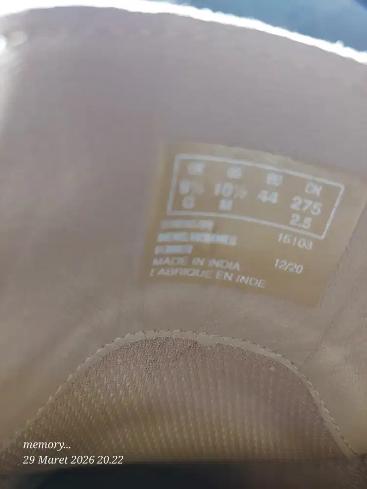 DIJUAL SECOND SEPATU KULIT CLARKS 89%