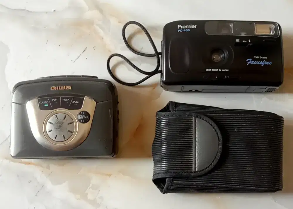 WALKMAN AIWA & KAMERA PREMIER