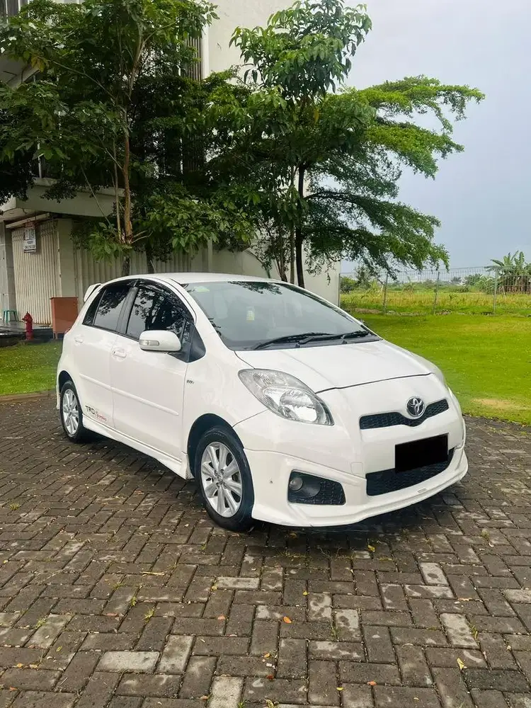 Termurah Jual Cepat Yaris S TRD 2013 AT  (tipe tertinggi)