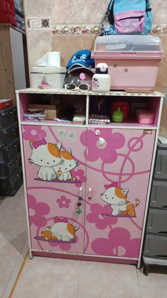 LEMARI ANAK WARNA PINK 2PINTU