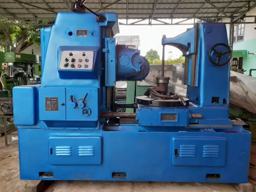 DI CARI ADMIN  ONLINE DAN HELPER