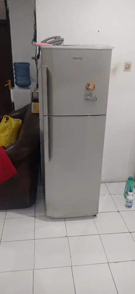 Kulkas Hitachi Preloved
