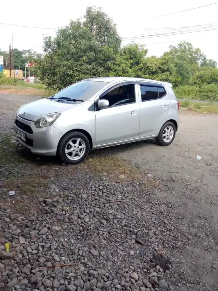 Di jual mobil Ayla tahun 2014 lengkap
