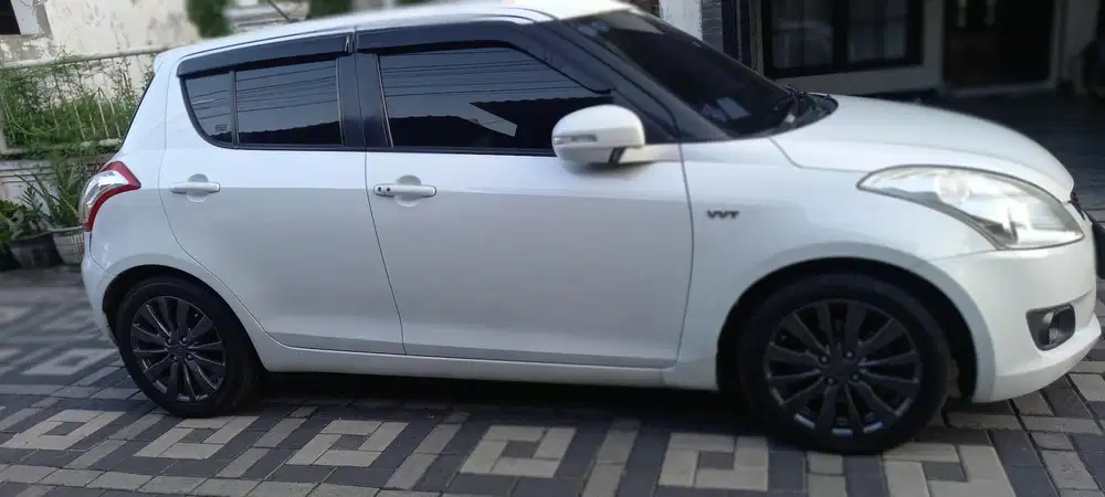 Suzuki Swift 2012 Bensin