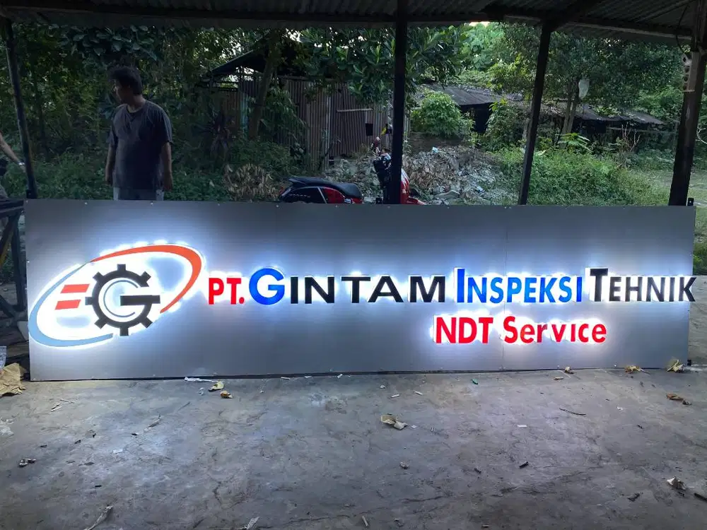 Huruf timbul akrilik lampu + Rangka ACP