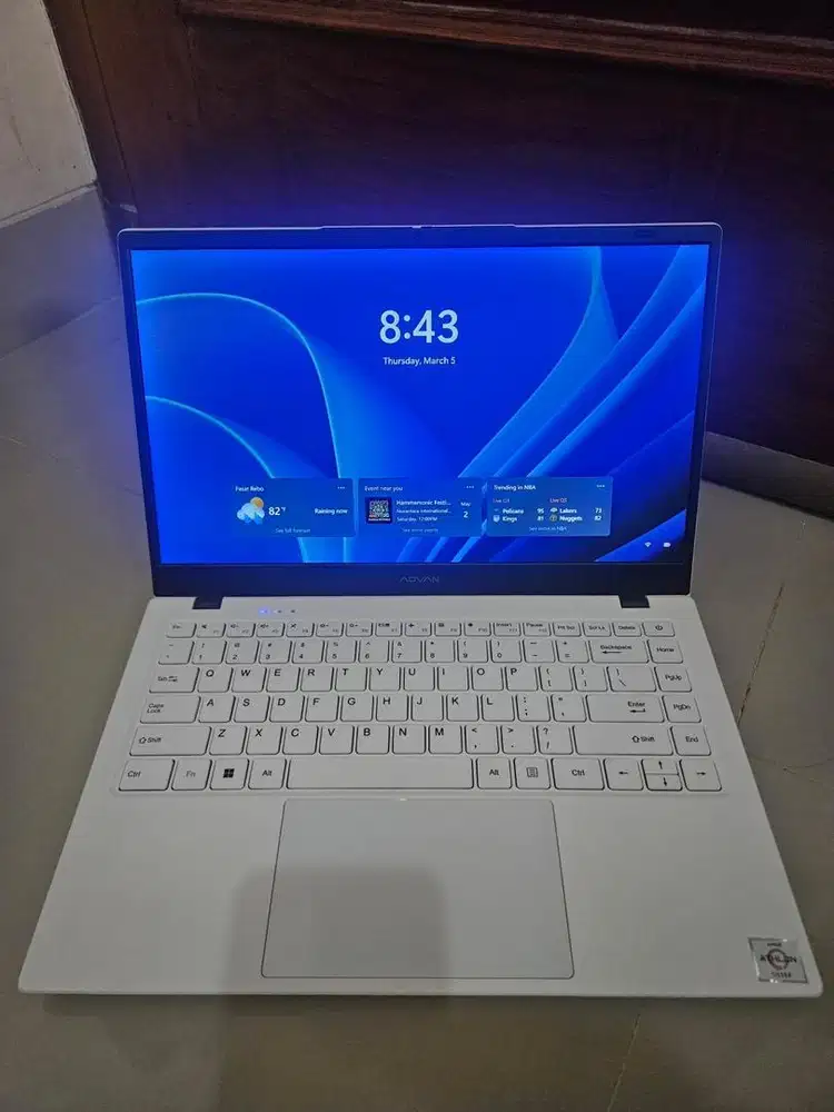 Advan soulmate 1407 AMD3020e Radeon Ram4/Ssd128GB mulus laptop charger