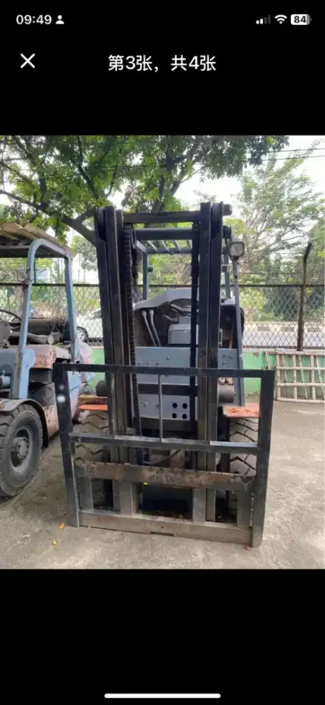 DI CARI HELPER  DAN TEKNISI FORKLIFT