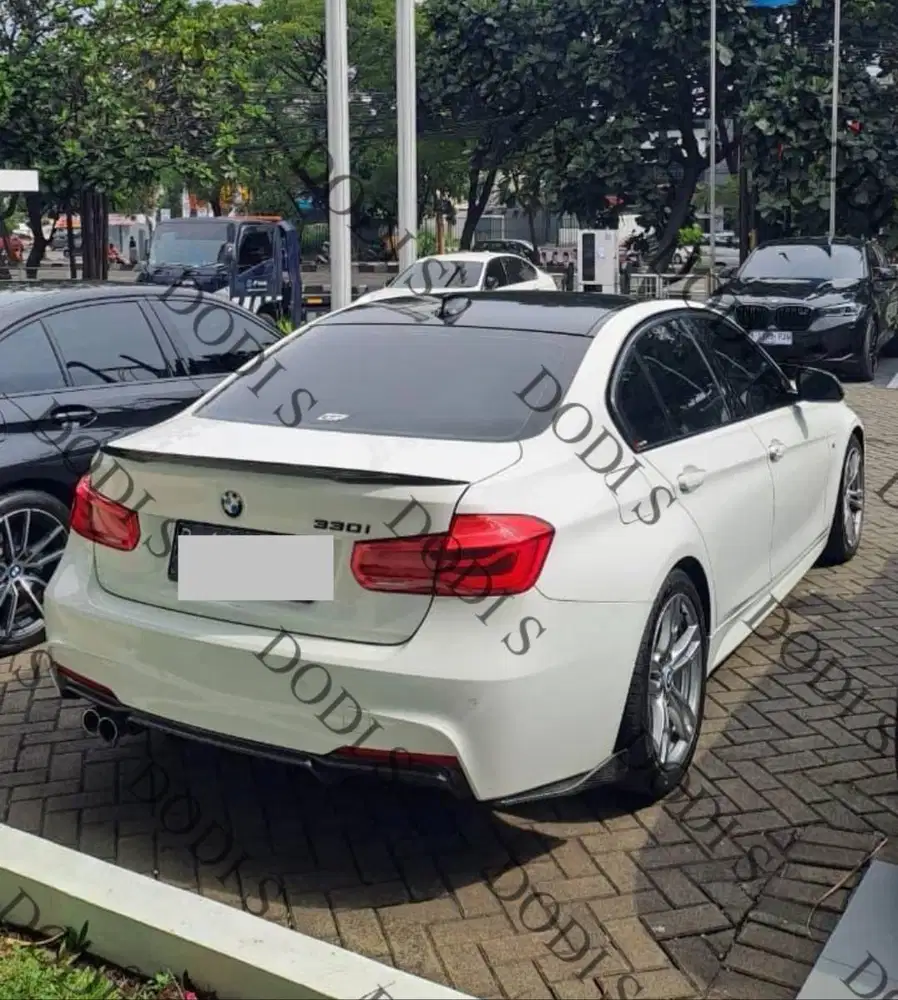 BMW 330i A/T tahun 2016 (NIK 2017)