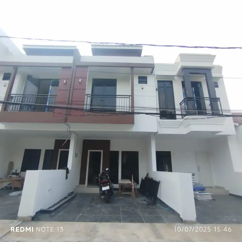 di jual rumah mewah 2 lantai jalan ekonomi jakarta pusat