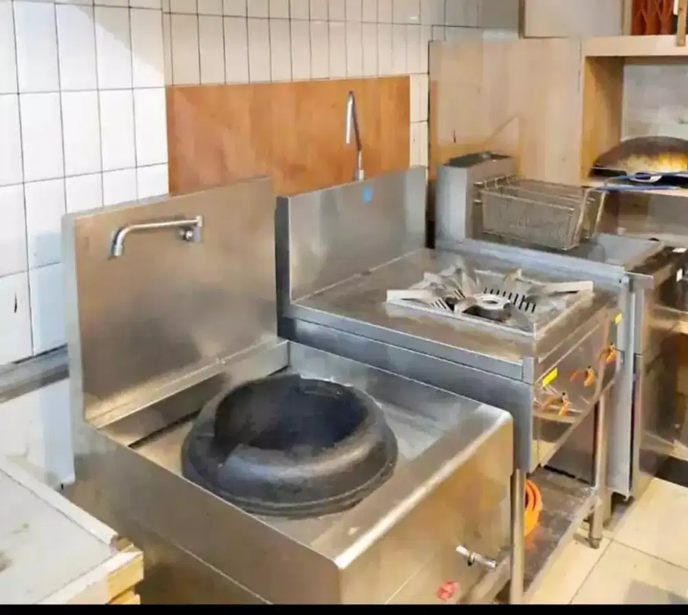 Dua tungku dan satu flayer