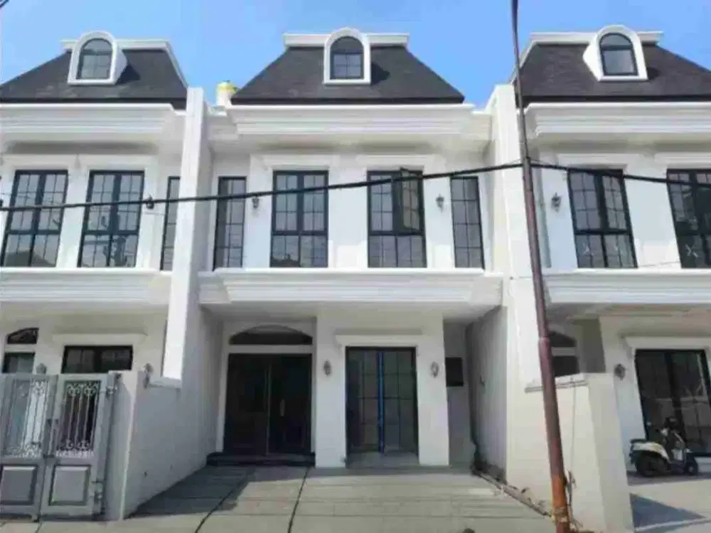 Baru Gress‼️Jual Rumah model American Style di Dharmahusada Indah Surabaya