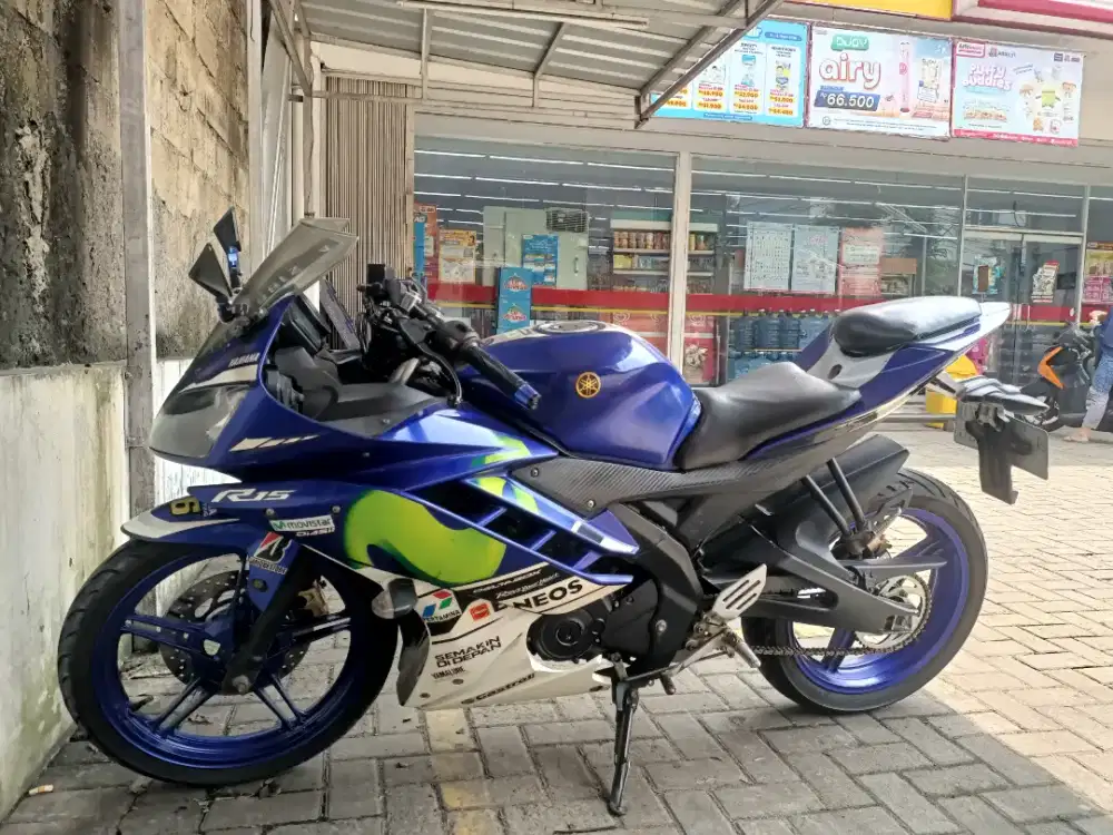 Yamaha R15 2016 spesial Movistar