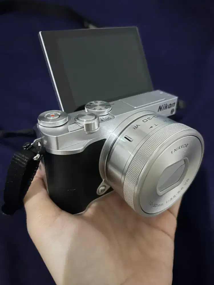 Jual kamera Nikon Mirrorless