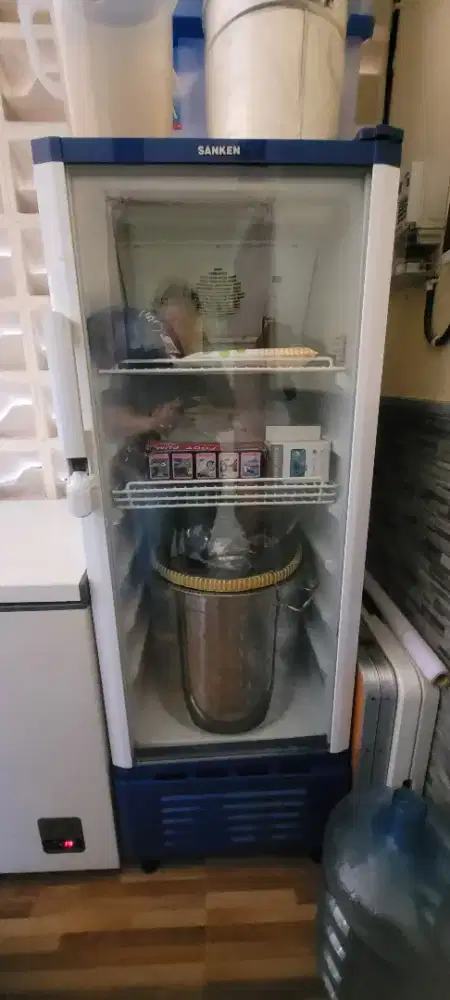 showcase SANKEN 4 rak