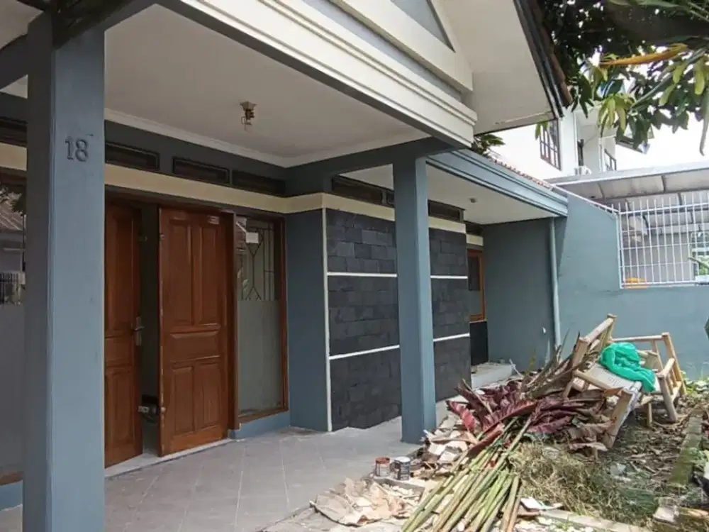 DISEWAKAN RUMAH TERAWAT SIAP HUNI DI ARCAMANIK BANDUNG