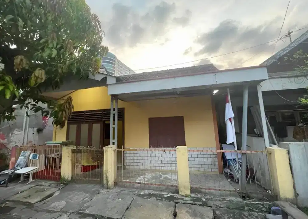 RUMAH TENGAH KOTA STADION DIPONEGORO KI MANGUNSARKORO