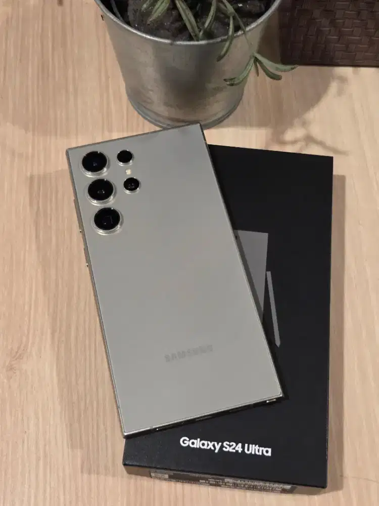 Samsung S24 Ultra 12/256 Masih Garansi