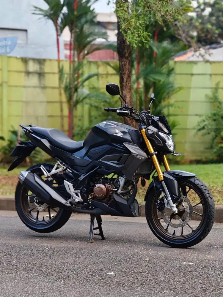 HONDA NEW CB 150R 2022 BLACK KM 4K PAJAK ON SUPER GRESS