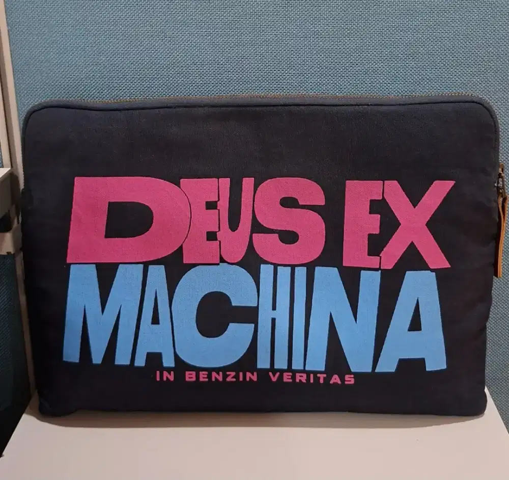 Deus Ex Machina Dahpnii Sling Laptop Sleeve Multicolor 15inch 36x26 cm