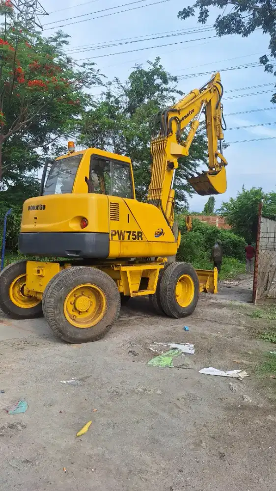 Whell excavator PW75 siap